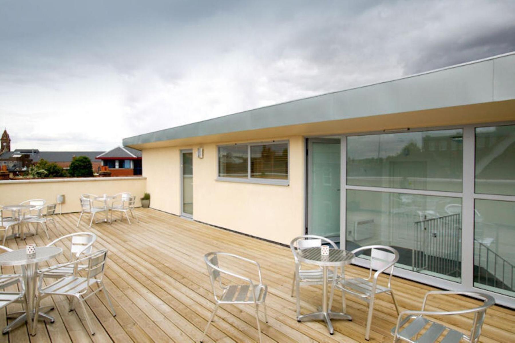 The Old Library - Modern Apartment With Rooftop Terrace Near The Train Station Newbury  Exterior foto